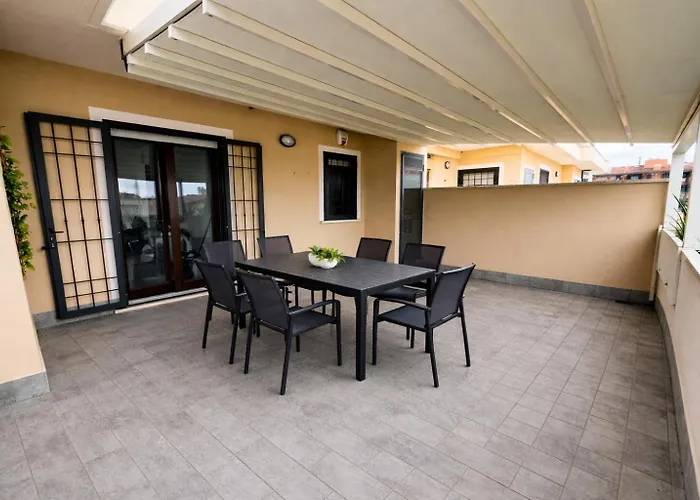 Apartment Attico Luminoso Con Terrazzo E Parcheggio Gratuito Rom